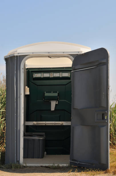Best Porta potty delivery and setup  in Fowler, CA